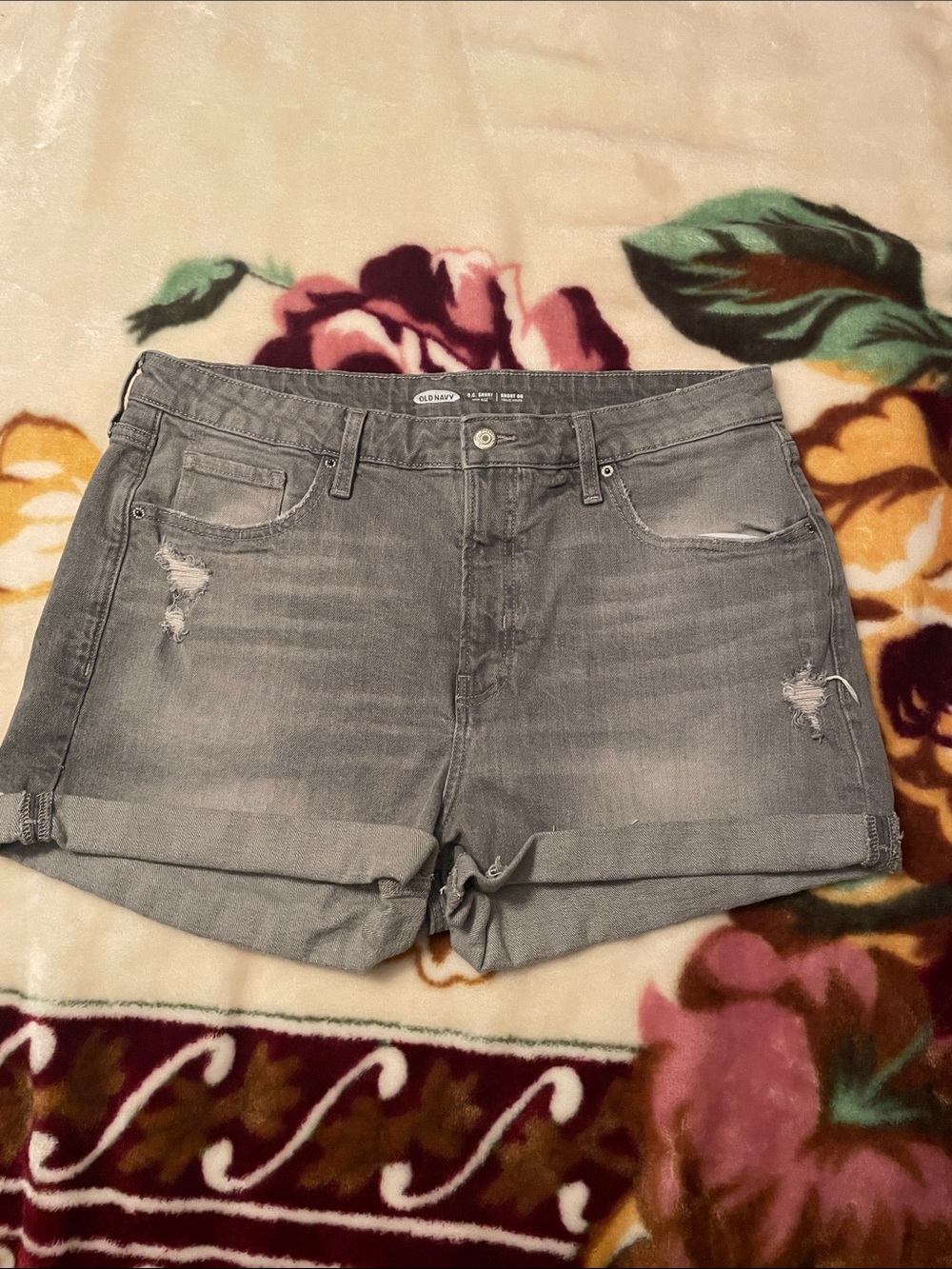 Old Navy O.G. Short Women’s Q Gray Roll-Cuff Distressed Denim Shorts Size 16